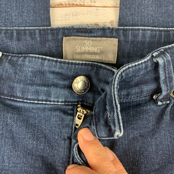 Chicos straight leg blue jeans 
size 6 (chicos sz 0.5 short) - Picture 2 of 14